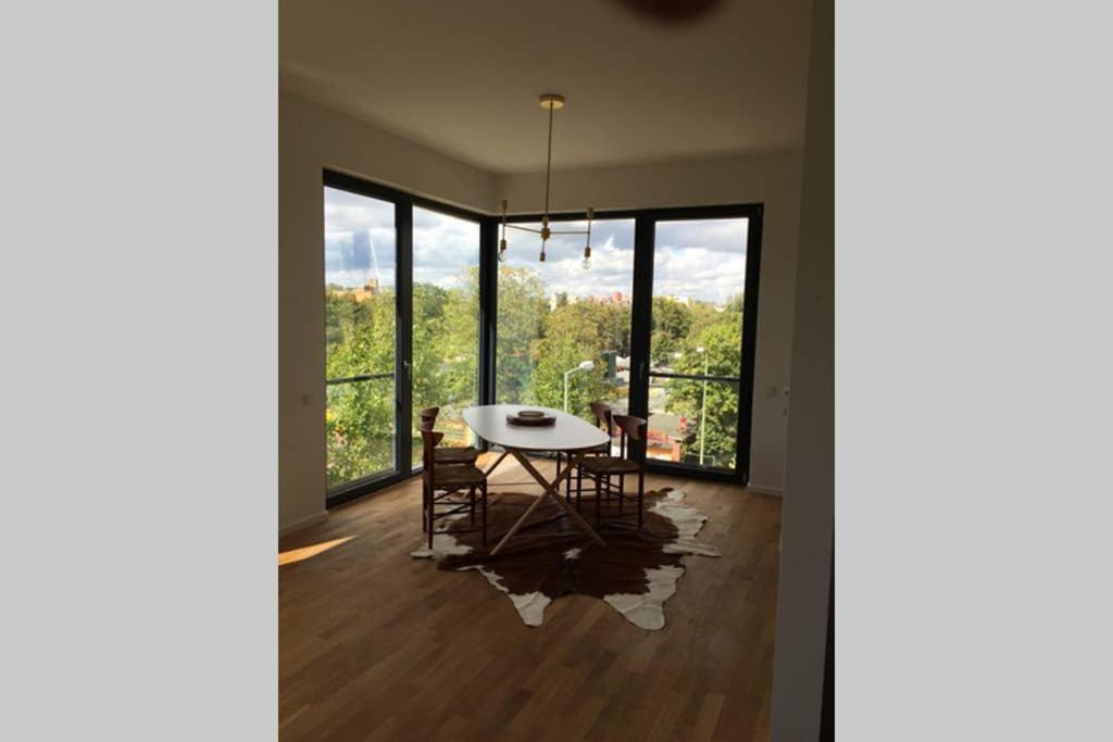 Appartement 2 Bedroom Mauerpark-apartment, Mitte View Calendar *