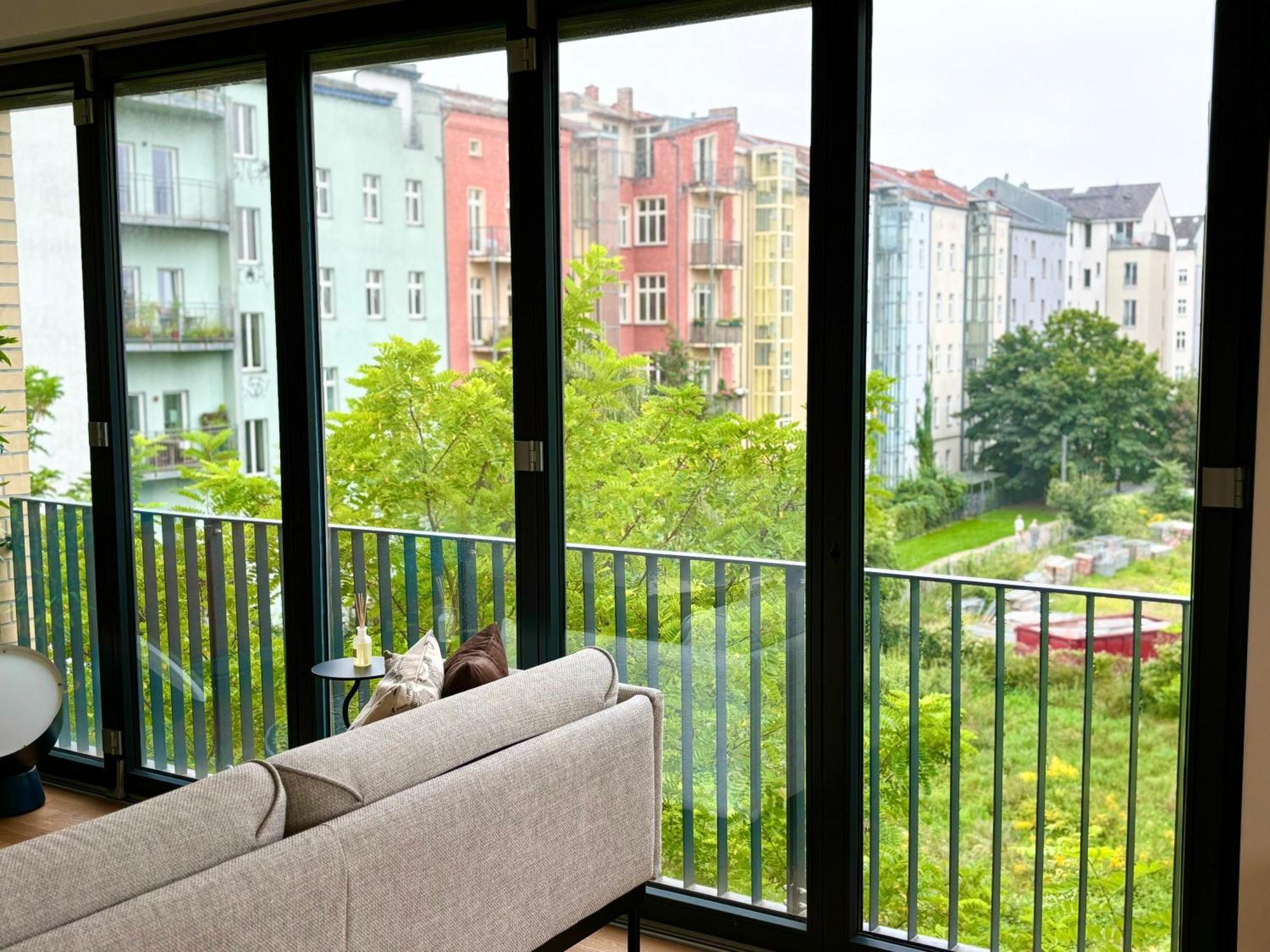 2 Bedroom Mauerpark-apartment, Mitte View Calendar Appartement Berlijn